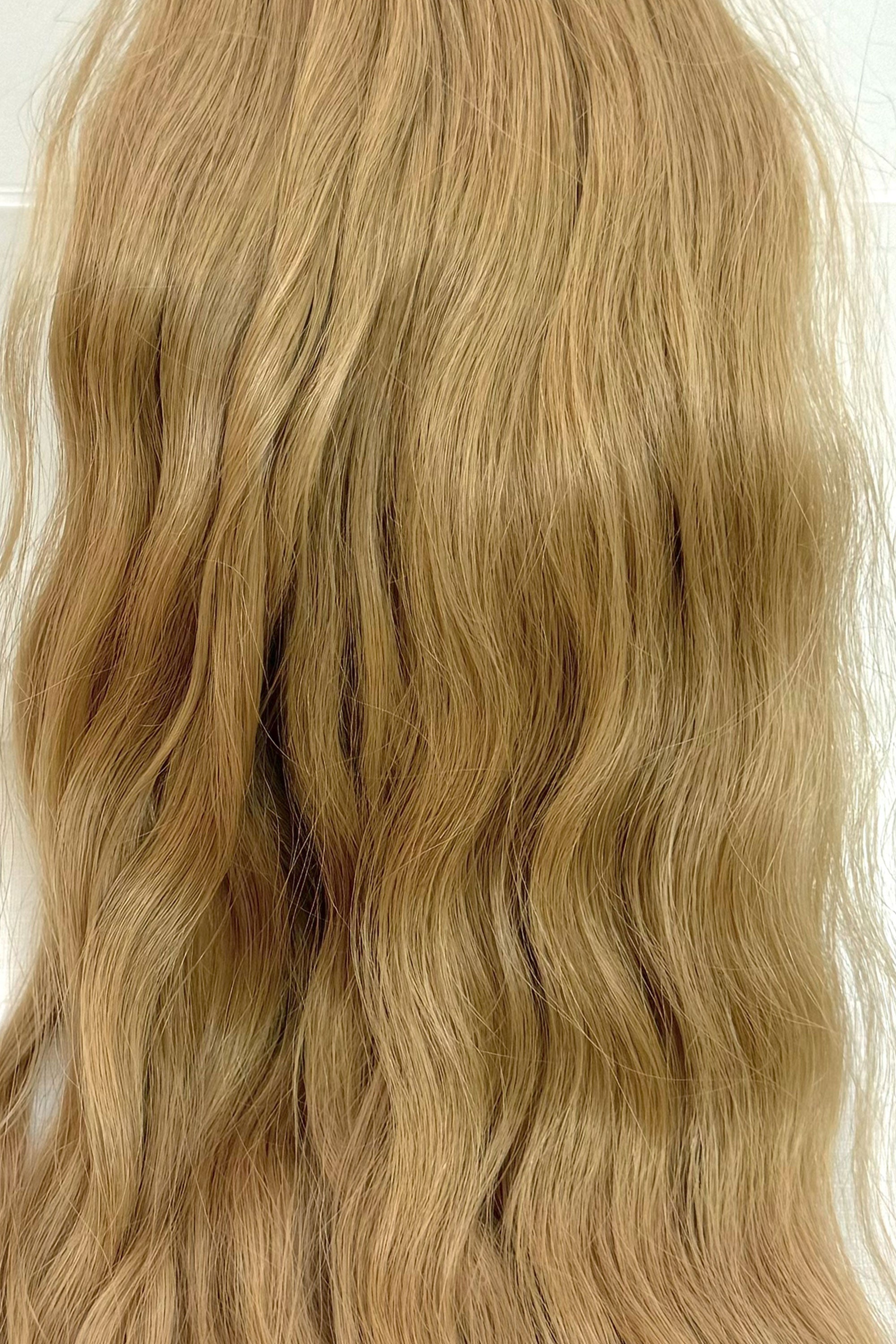 Behair professional Keratin Tip "Premium" 26" (65cm) Natural Wave Gold Sand #18 - 25g (Standard - 0.7g each pcs) hair extensions