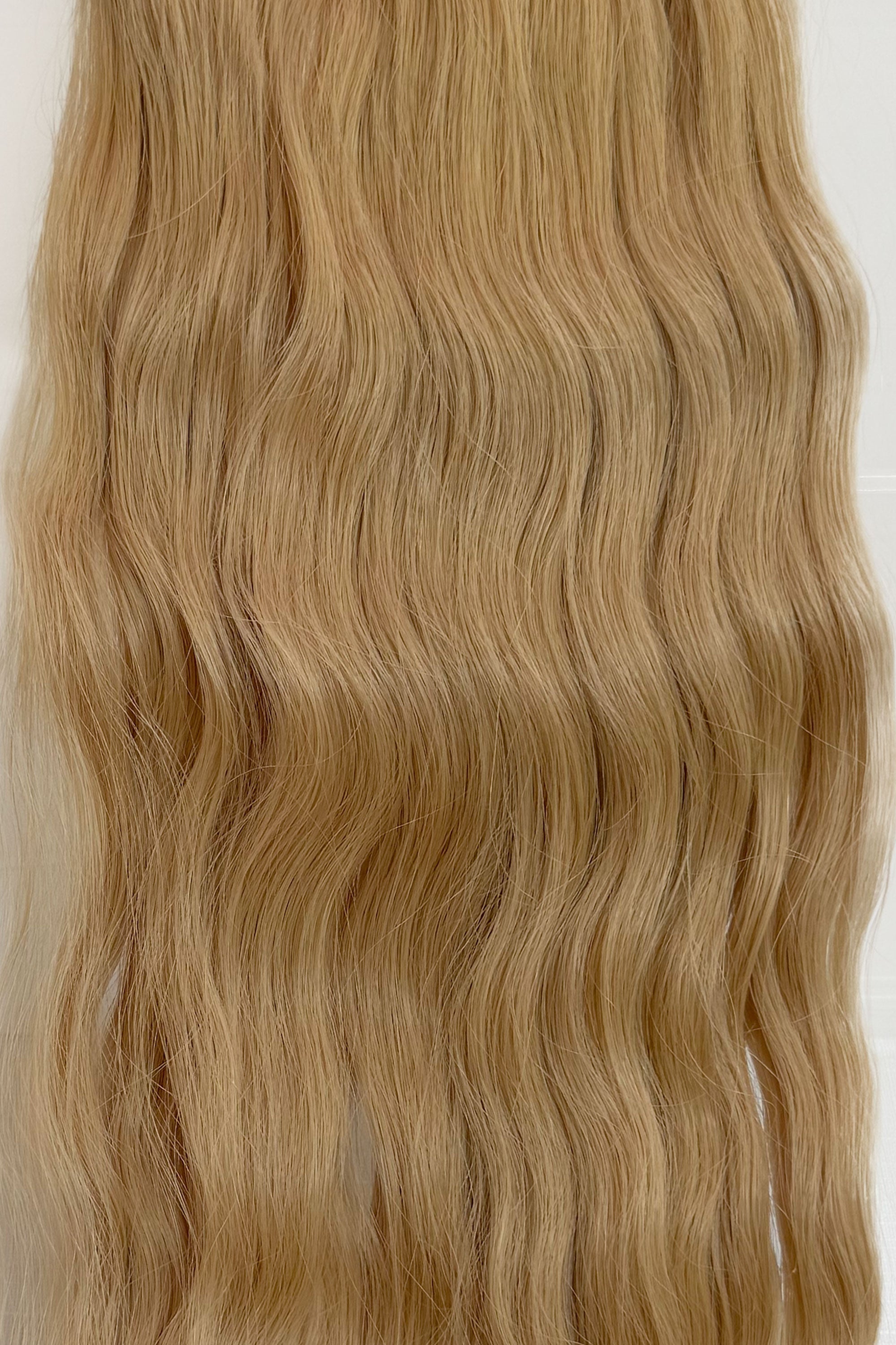 Behair professional Keratin Tip "Premium" 26" (65cm) Natural Wave Light Gold Sand #16 - 25g (Standard - 0.7g each pcs) hair extensions
